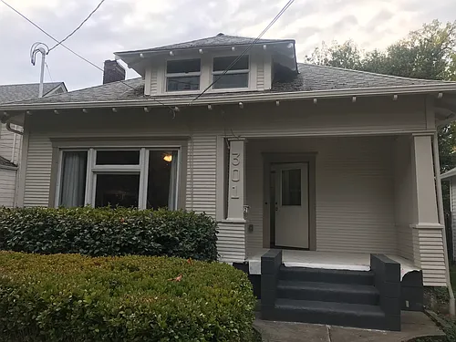 301 SE Baker St #1 Photo 1