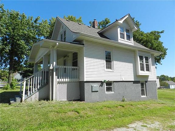 3rd image of 2125 N River Blvd