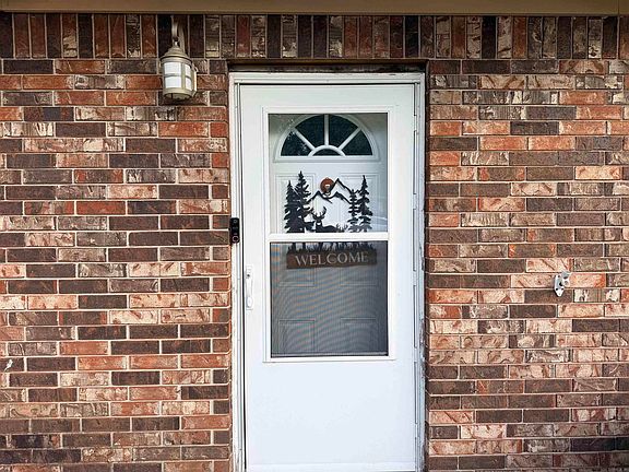2nd image of 21 Saint John St
