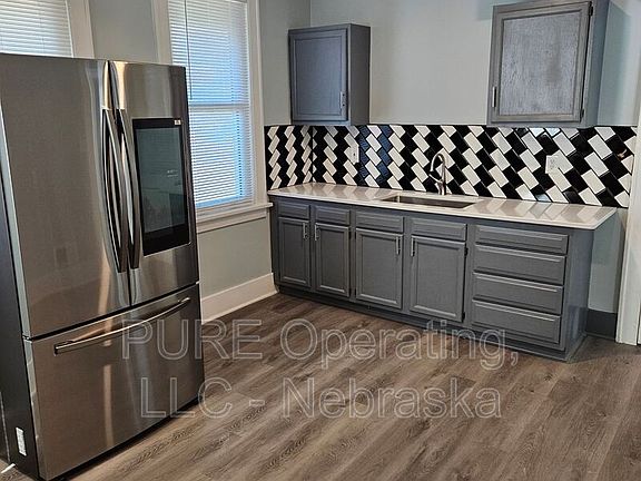 5th image of 3901 Curtis Ave