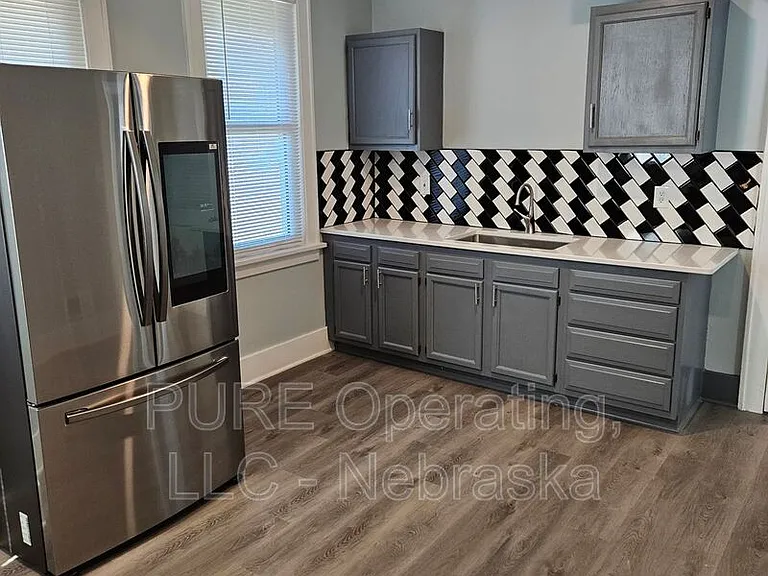 3901 Curtis Ave — Photo 5