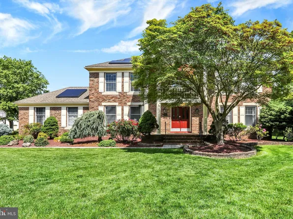1 Redwood Ct, West Windsor, NJ 08550