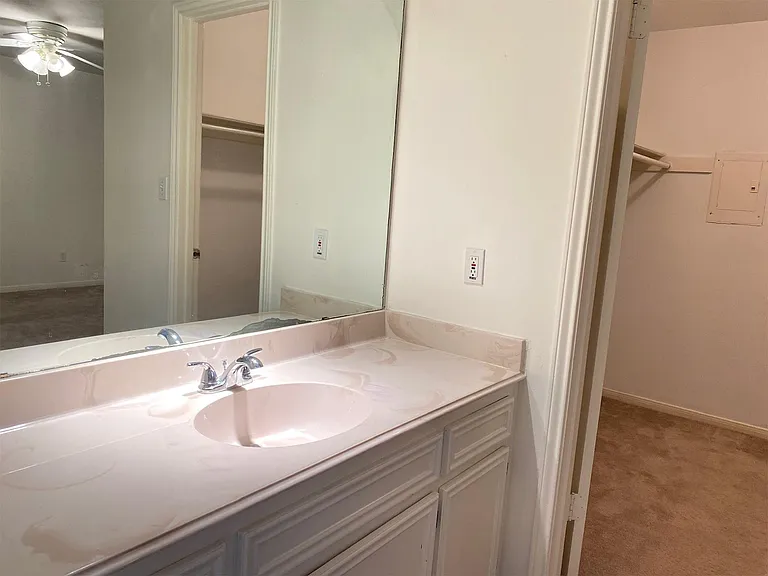 2733 Davis Ave — Photo 34