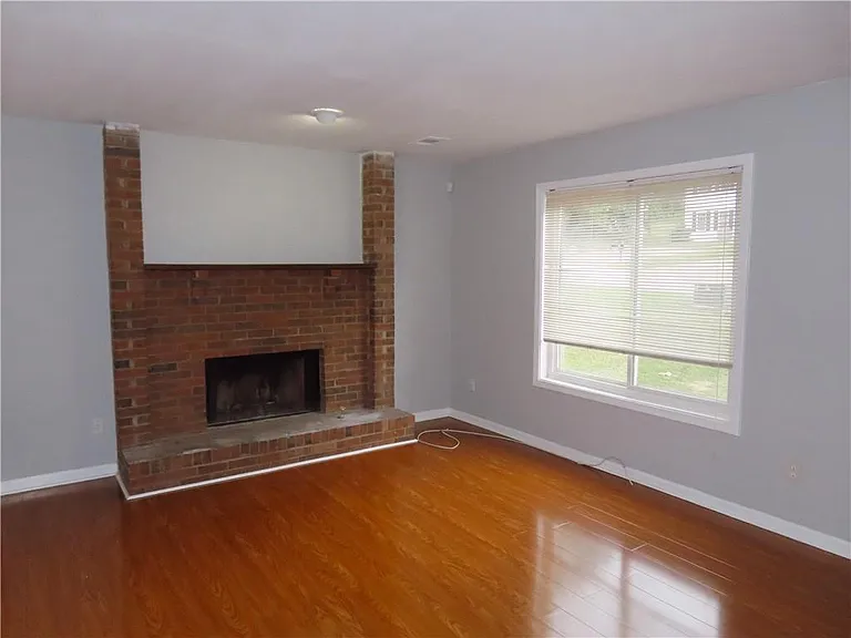 5581 Windwood Rd — Photo 3