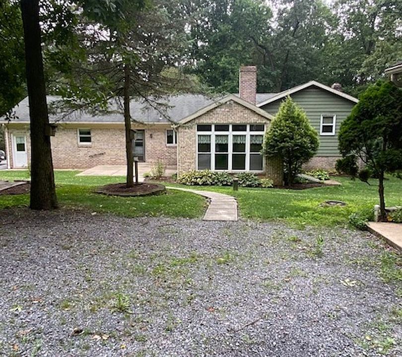 1st image of 2323 Laurel Top Cir