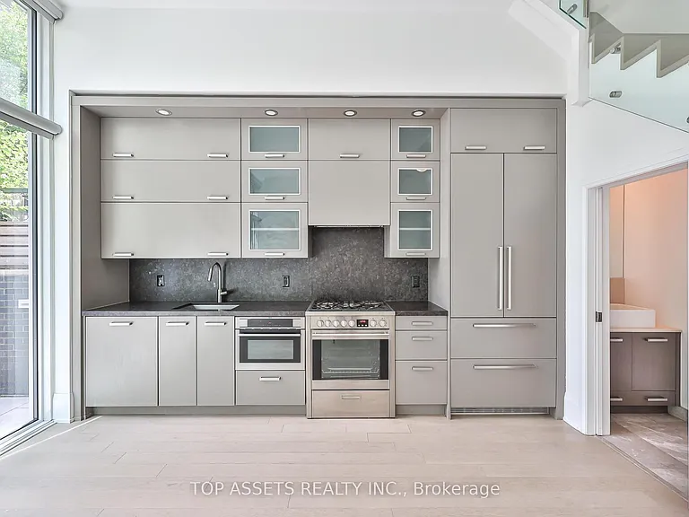 101 Erskine Ave #Townhouse 10 — Photo 14