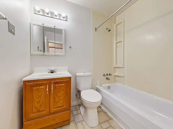 5th image of 4514 48th Ave #7