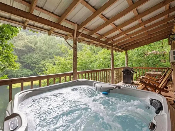 490 Beaver Dam Rd, Dahlonega, GA 30533