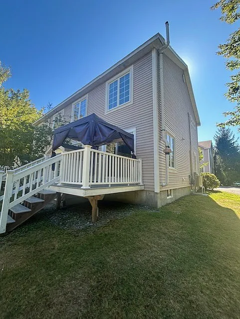 3 bed, 2.5 bath, 1200 sqft, $3,200 — Photo 3