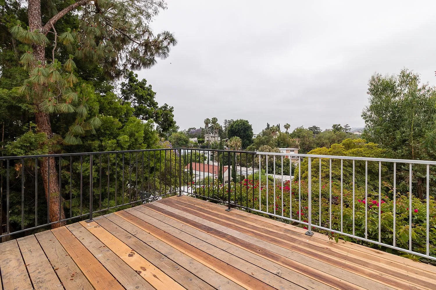 2 bed, 900 sqft, $4,950 — Photo 1