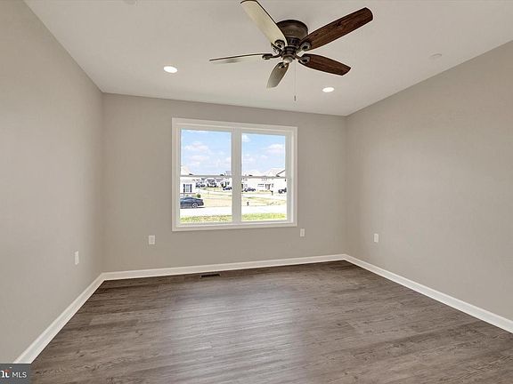 4th image of 13948 Patriot Way