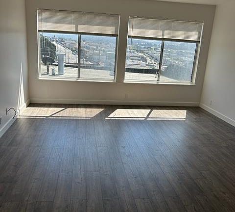 2nd image of 400 Castle St #6