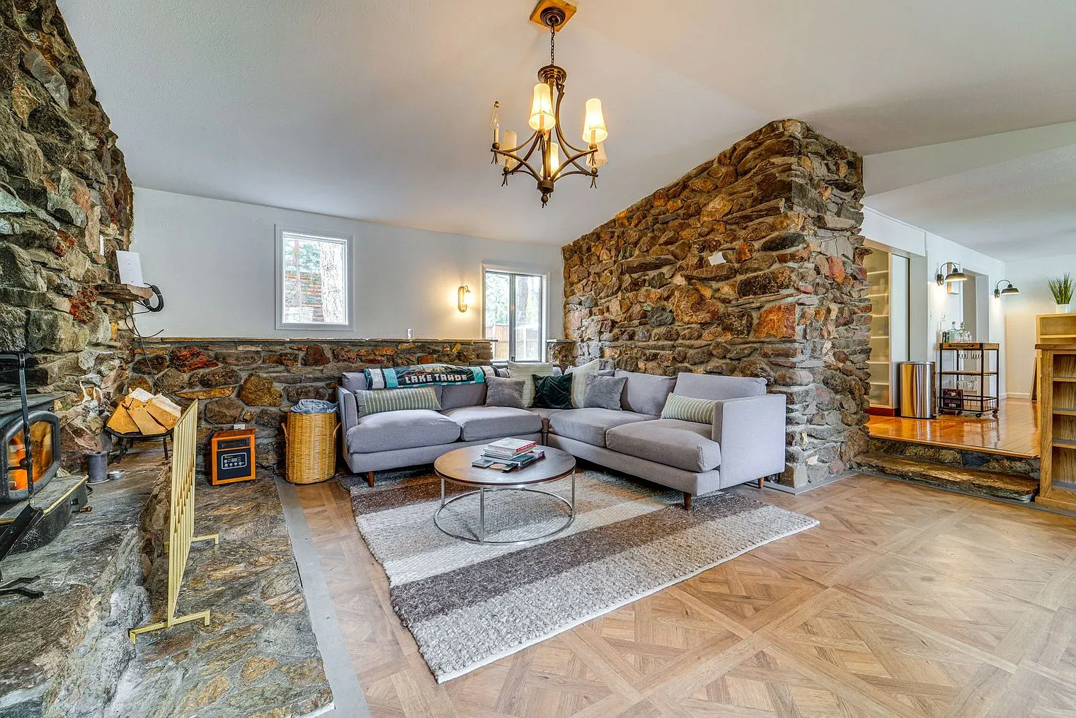 2 bed, 1.0 bath, 1313 sqft, $2,709 — Photo 1