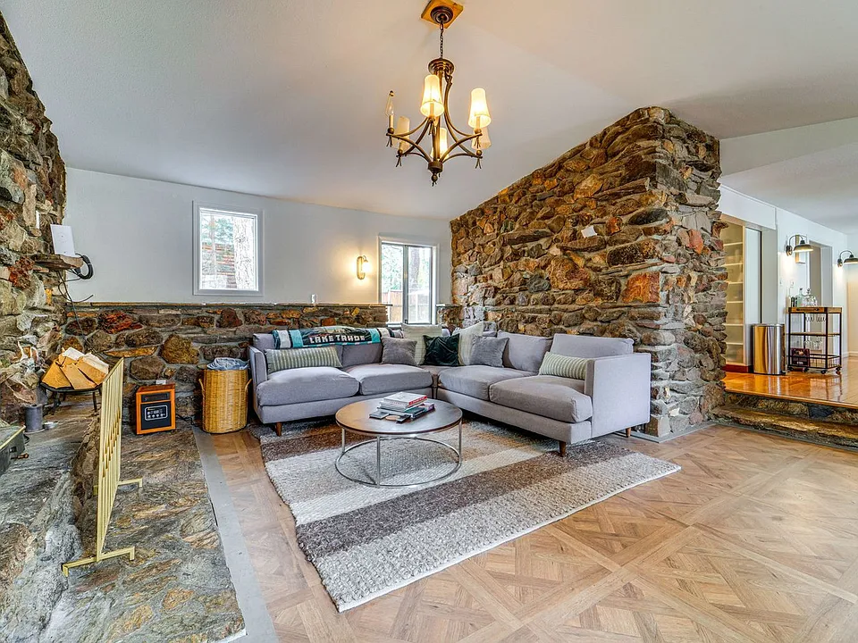 627 Bear Valley Rd #ID1546346P