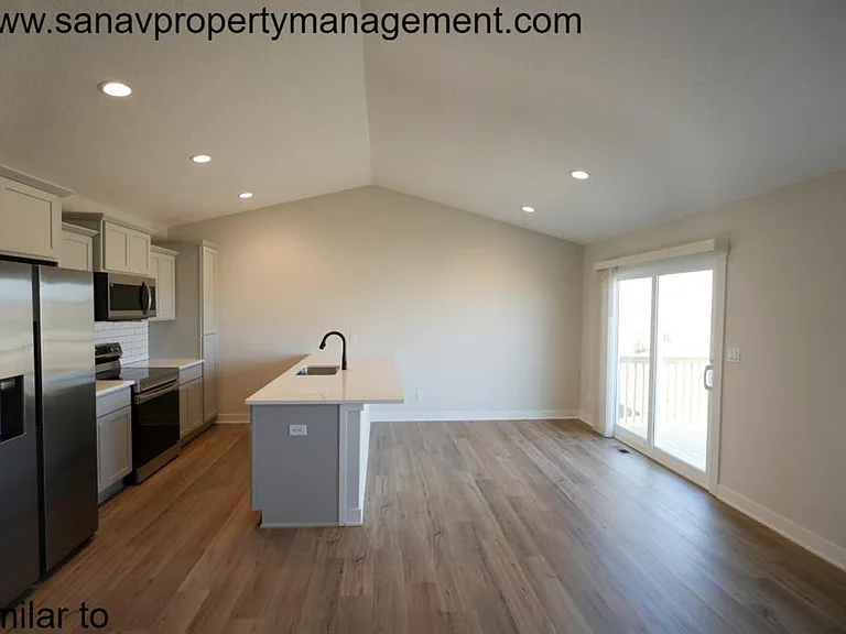 1169 Kierland Ave — Photo 3