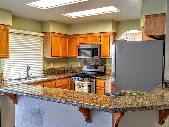 2nd image of 3077 Glancy Dr