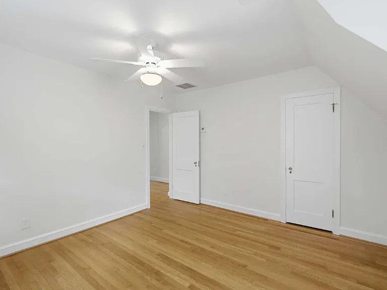 4403 19th St N — Photo 30