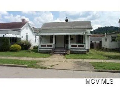 504 Riverside Dr photo 1