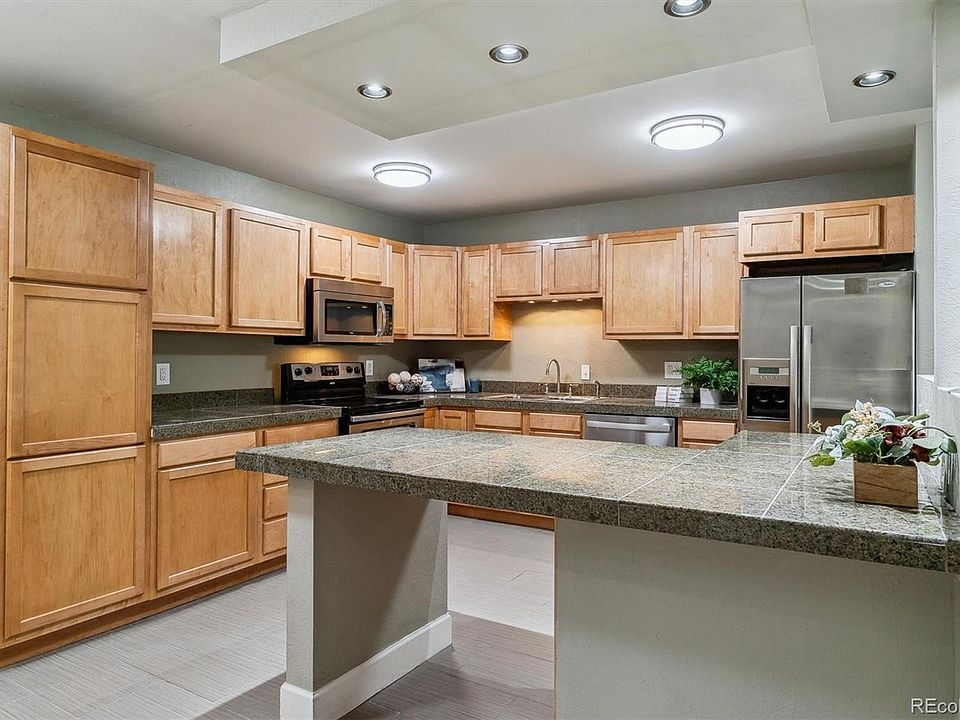 1st image of 610 S Clinton Street #3D