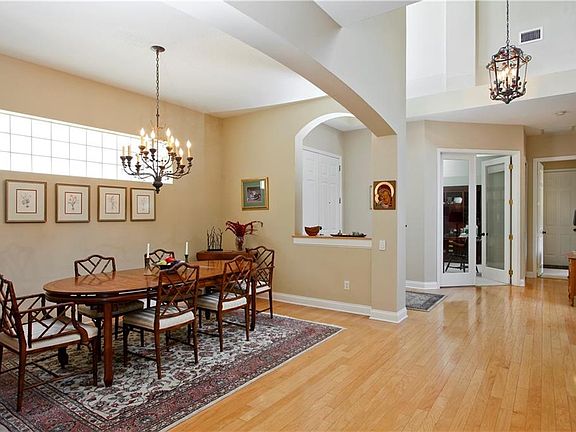 5th image of 5224 River Hills Dr