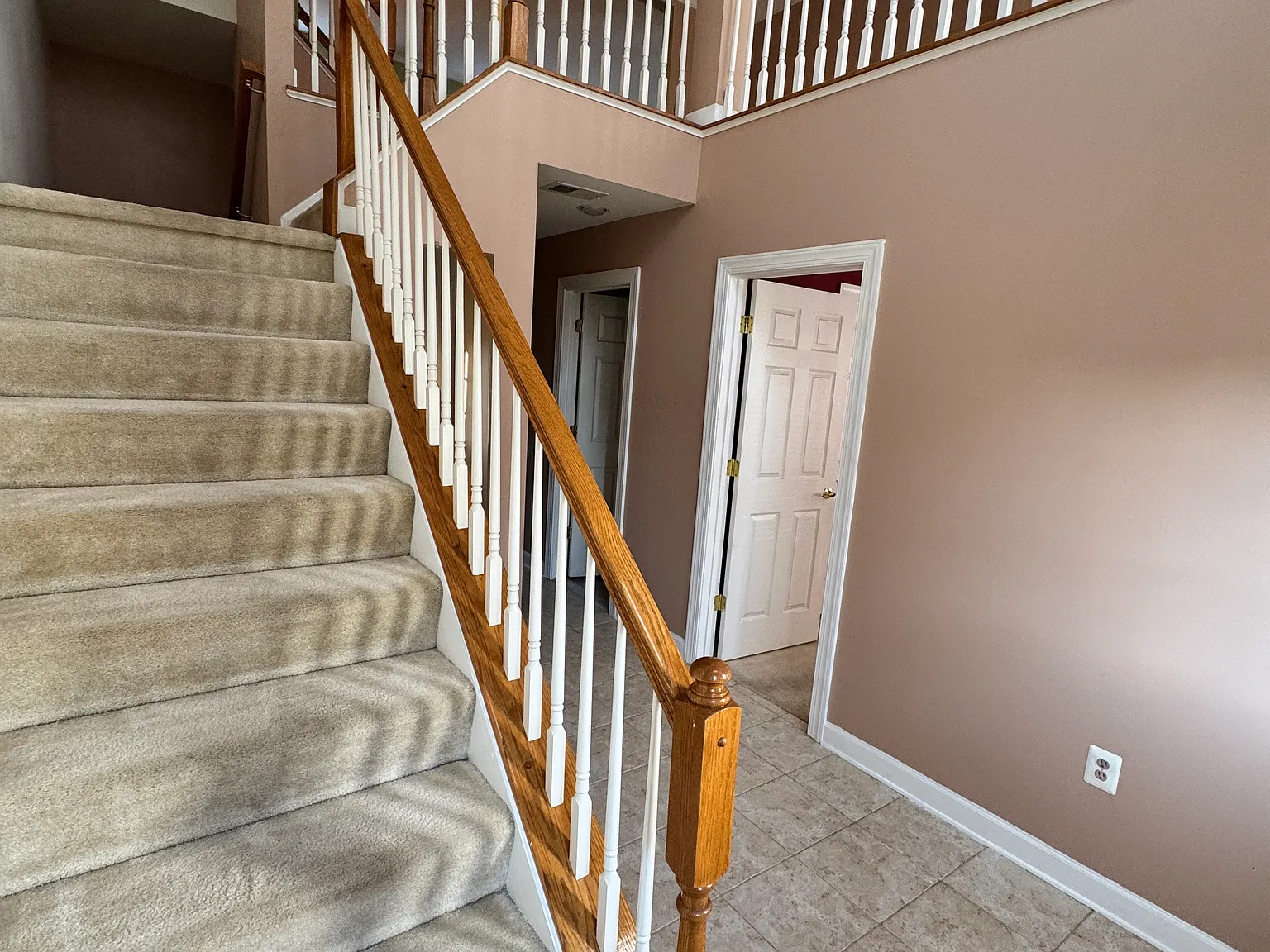 4 bed, 2561 sqft, $2,900 — Photo 4