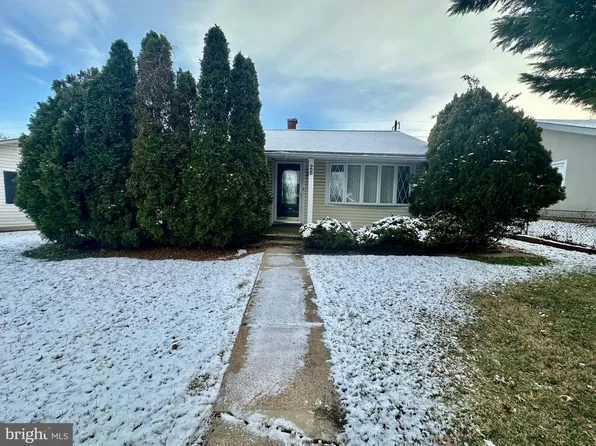 28 Right Wing Dr, Baltimore, MD 21220