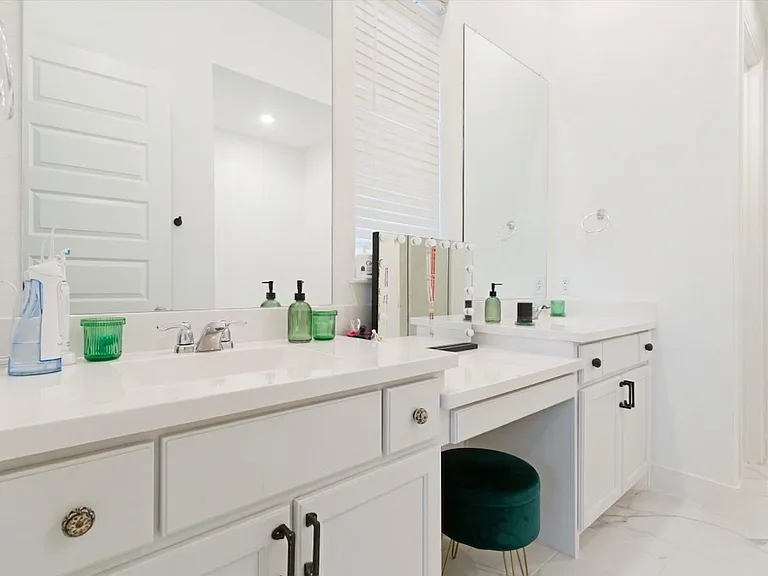 1535 Calcot Ln — Photo 10