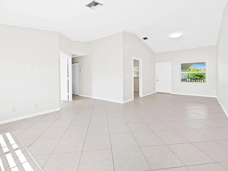 2981 NW 92nd Ave — Photo 5