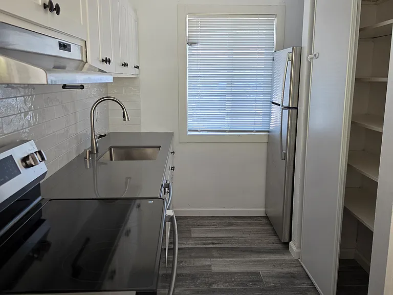 The Californian Apartments — Photo 7