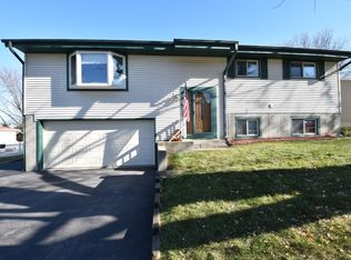 108 Carpenter Ct, Mukwonago, WI 53149