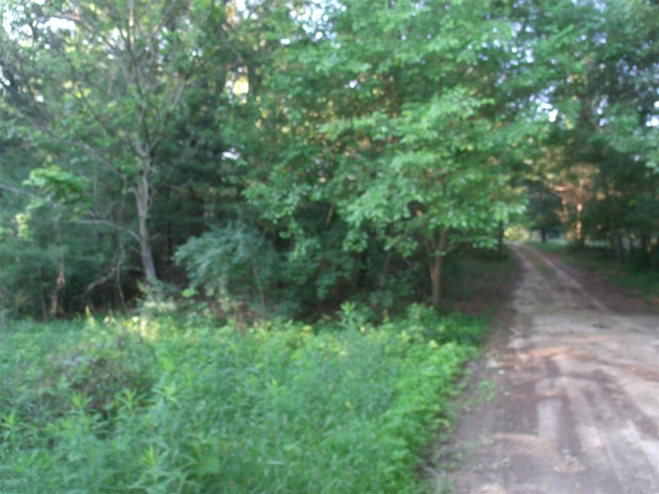 2nd image of L4 Oak Dr