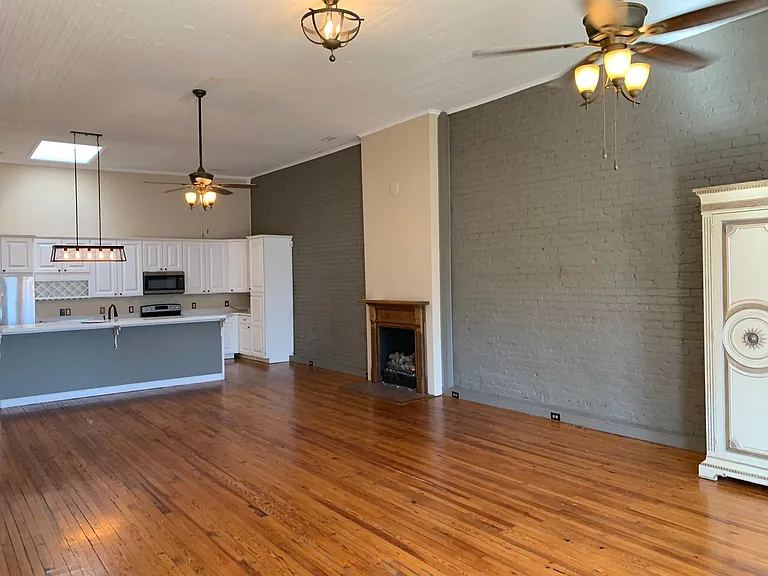 135 W Union St — Photo 11