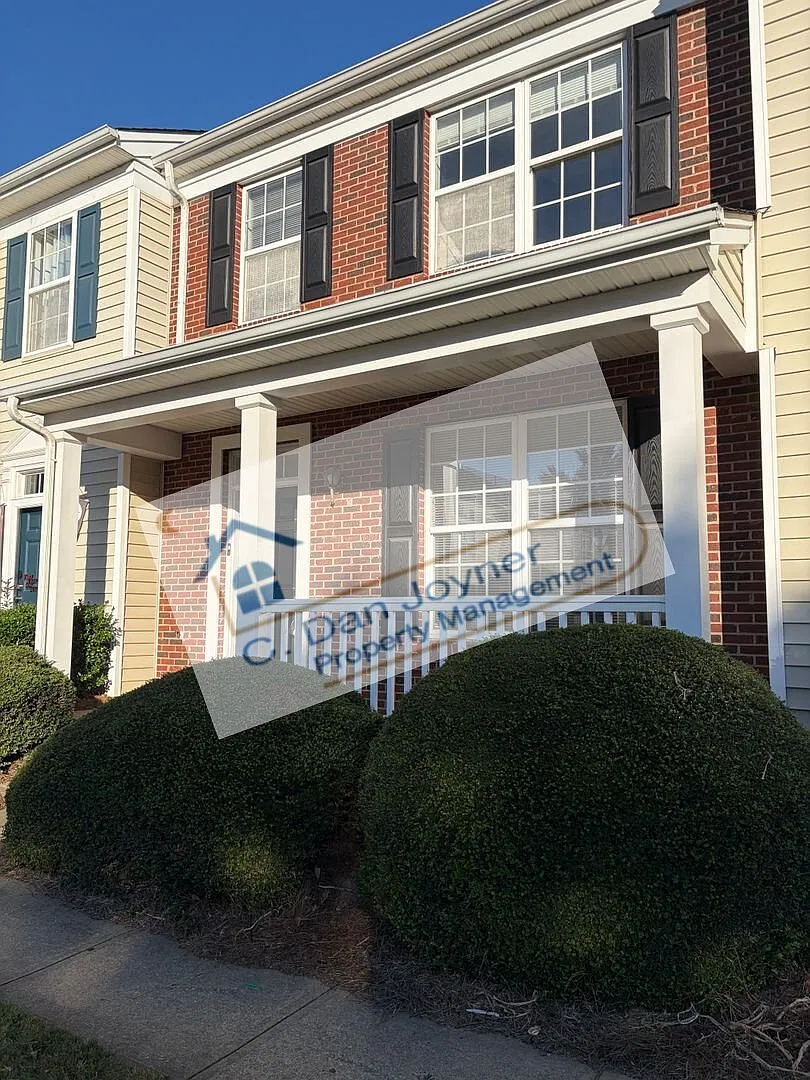 Great 3 Bedroom, 2.5 Bath townhome in Mauldin — Photo 2