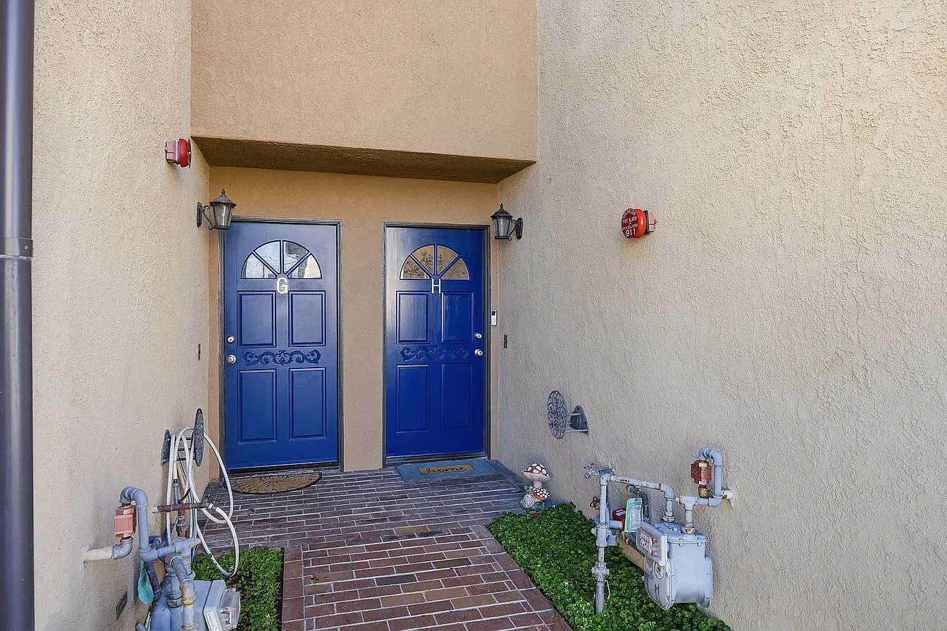 3 bed, 2.5 bath, 1380 sqft, $4,500 — Photo 4