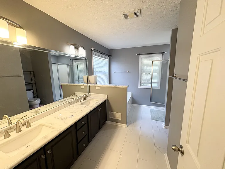 3051 Lexington Ave — Photo 10