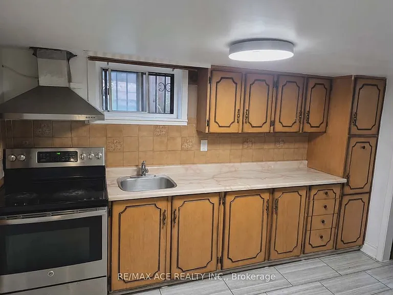 26 Granger Ave #BASEMENT — Photo 4