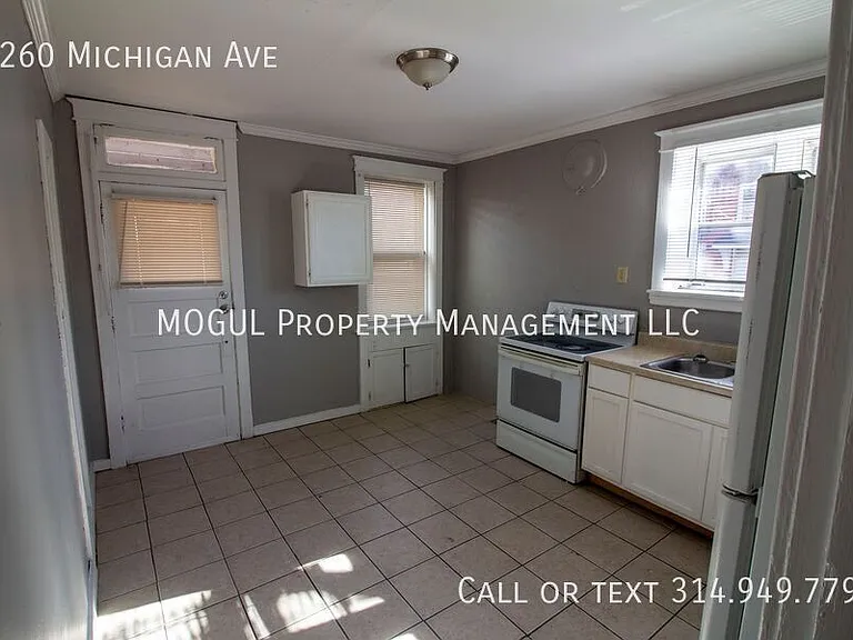 3260 Michigan Ave — Photo 9