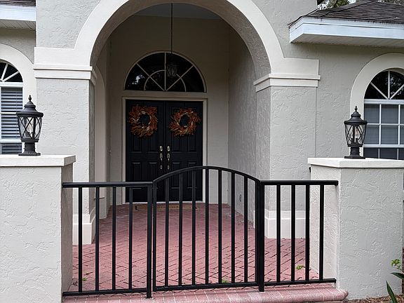 3rd image of 4749 Acorn Cir