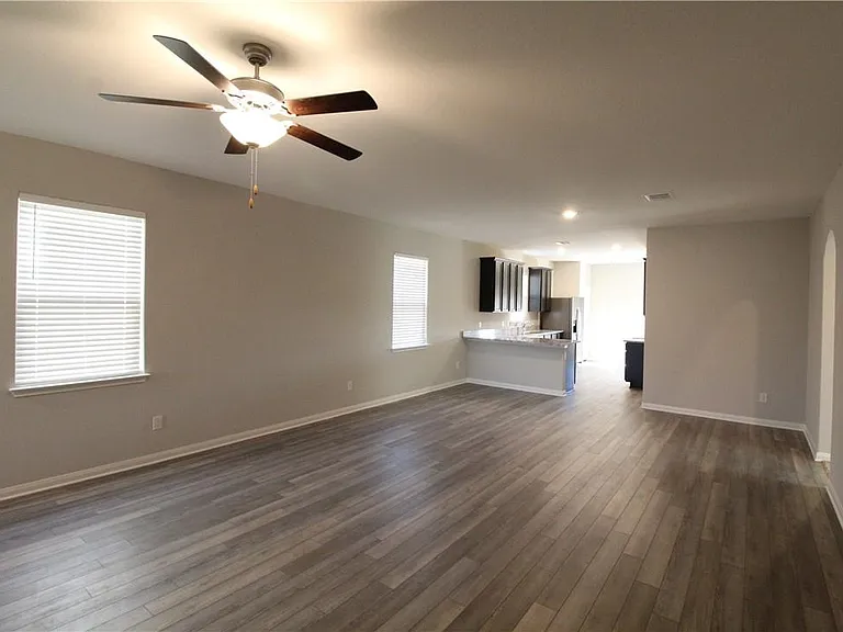 509 Washington Dr — Photo 8