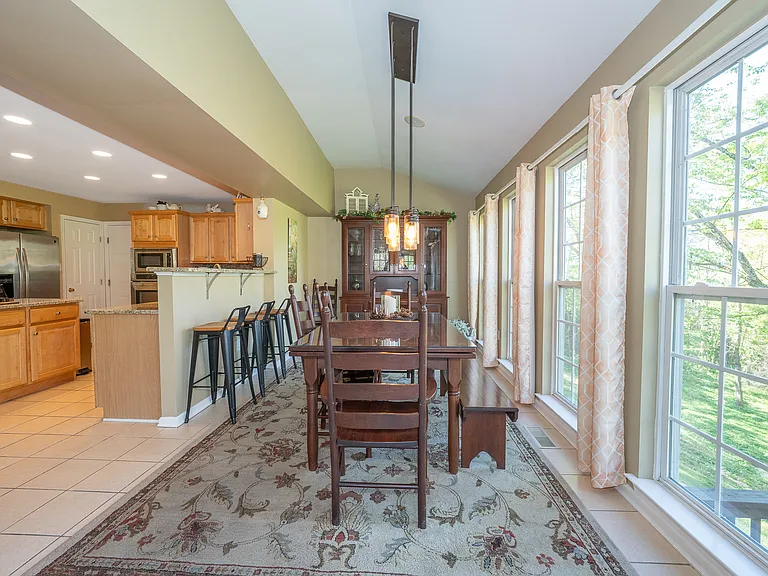 903 Maplewood Dr — Photo 30