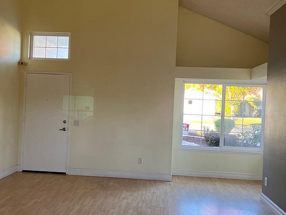 3rd image of 9063 Cielito St