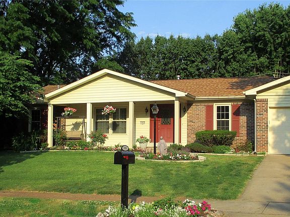 2nd image of 1953 Lakehurst Dr