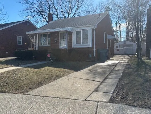 1723 Goddard Rd photo 1