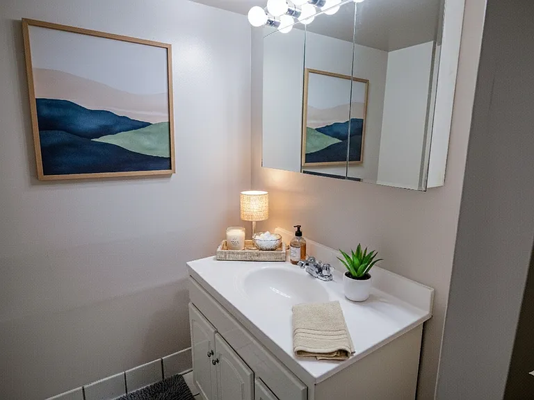 Radcliff 2 Bed Bathroom Radcliff 2 Bed Bathroom