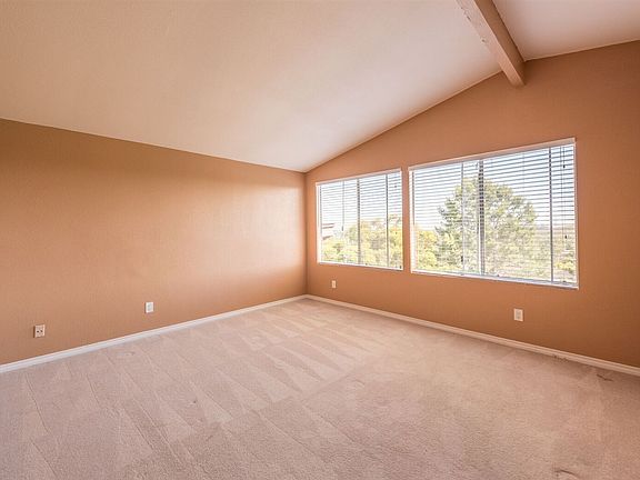 4th image of 433 Skyridge Ln