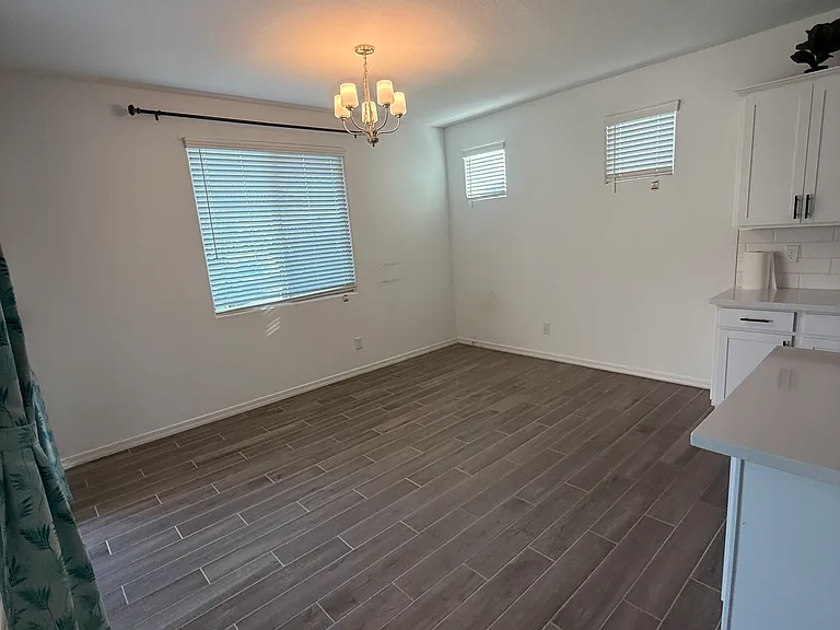 9009 W Oregon Ave — Photo 5