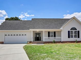 302 Ivy Brook Ct, Richlands, NC 28574