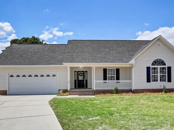 302 Ivy Brook Court, Richlands, NC 28574