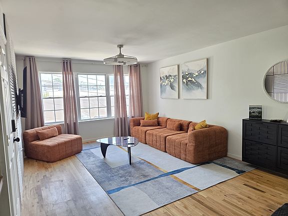 4th image of 312 Broadway