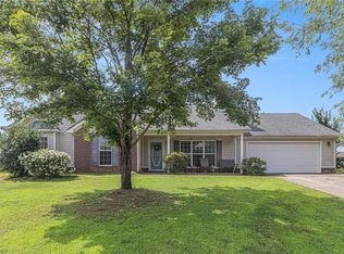 194 Persimmon Dr, Jefferson, GA 30549